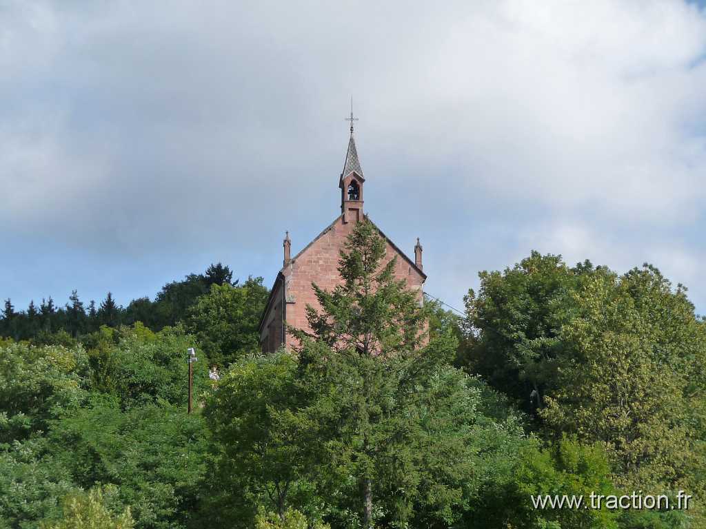 201009_Freland (77).jpg - 18/09/2010 - 68240 FRELAND27mes JOURNES EUROPENNES DU PATRIMOINEChapelle Saint Thibaut - 1896-1898 ; grs roseRocher du Corbeau